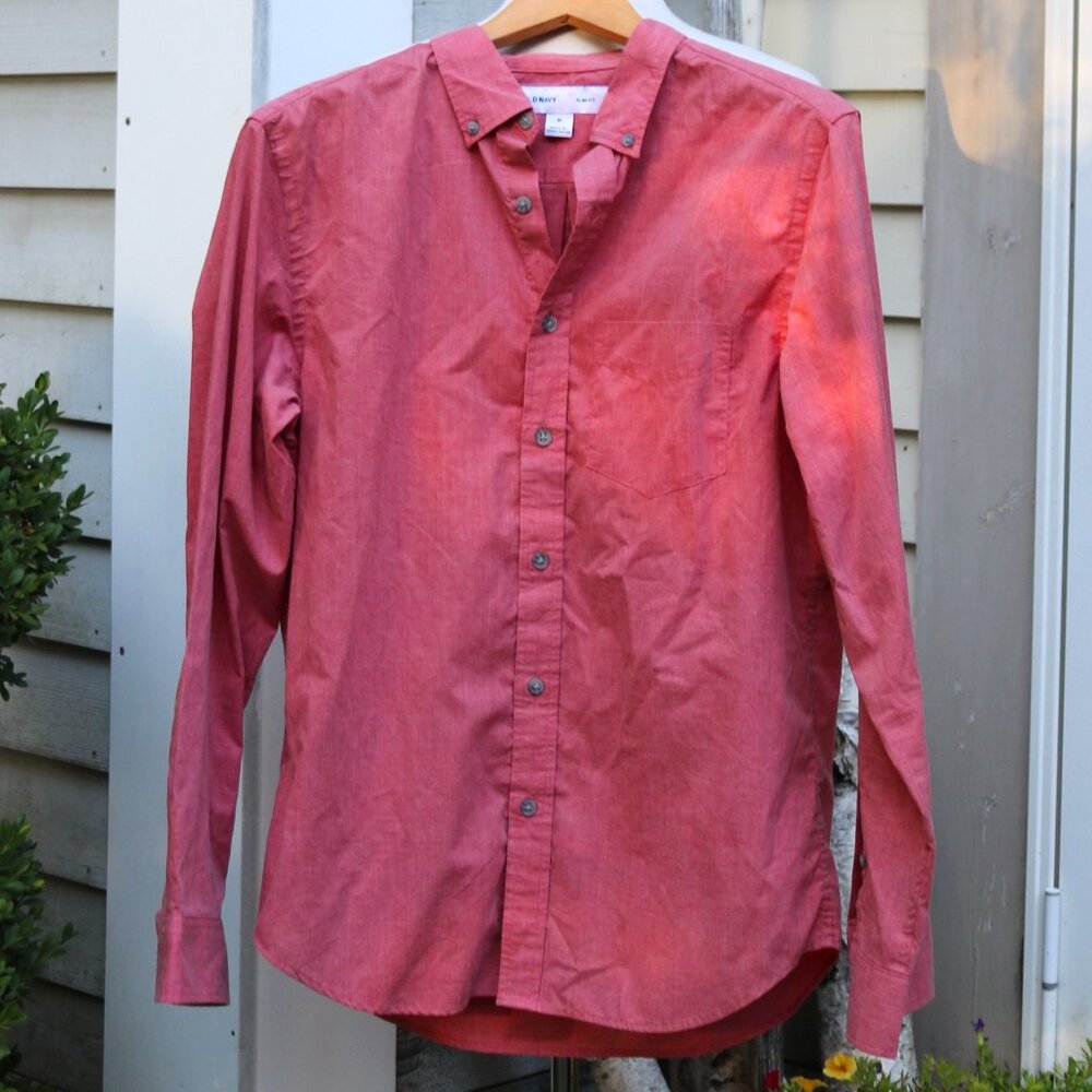 Old Navy Slim Fit Red Chambray Cotton Poly Blend Classic Button Down Shirt Sz M